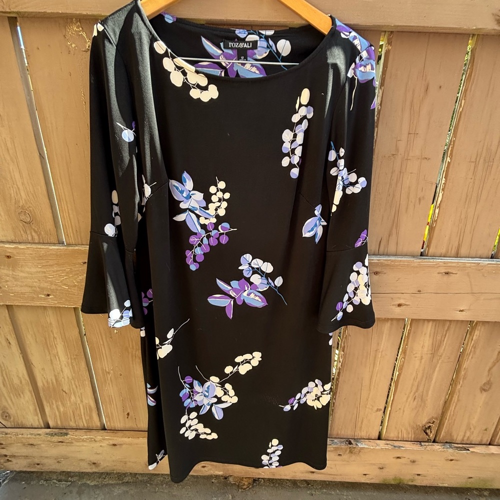 Roz & Ali Black and Purple Sheath Dress with Bell Sleeves